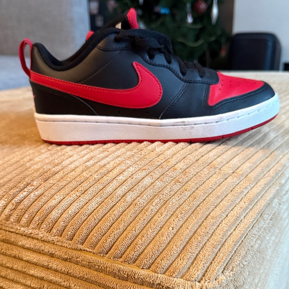 Nike Black and Red Low-Top Sneakers